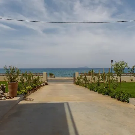 公寓 Lidia Beach Suites *
