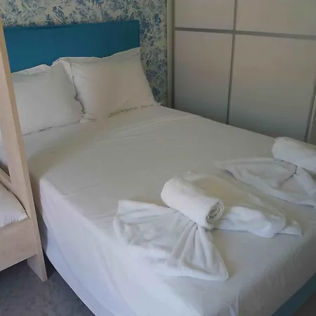 Lidia Beach Suites 公寓 *